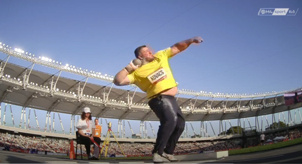 Fábián Eszter a súlylökés főbírója a Gyulai Memoriálon